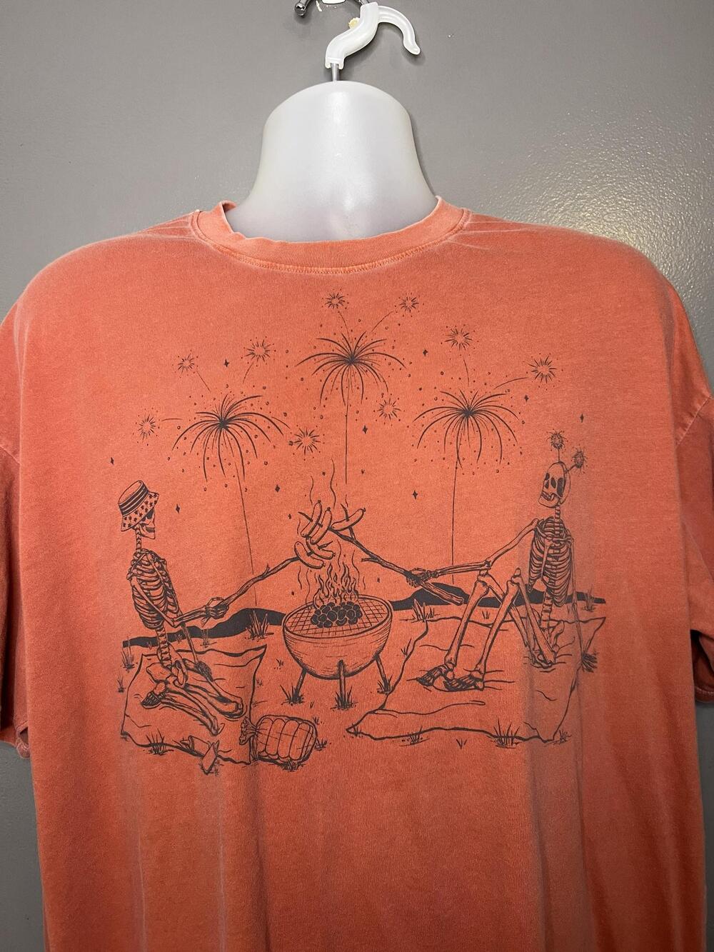 American Eagle Shirt Mens L/XL Orange Skeleton Campfire Graphic Tee Halloween